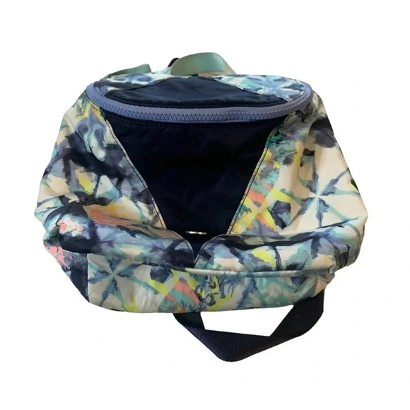 Lululemon Kids Ivivva Blue Abstract Insulated Lunch Kit - Picture 1 of 6